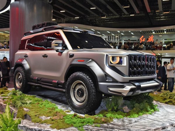 小散配资 红旗版“大G”车展亮相！搭载四电机+三八差速锁，硬朗外观很霸气